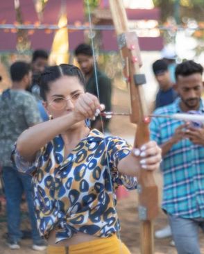 Sunny Leone takes aim for the heart in new post