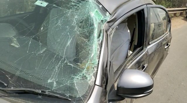 Close shave for family even as truck hits car in city